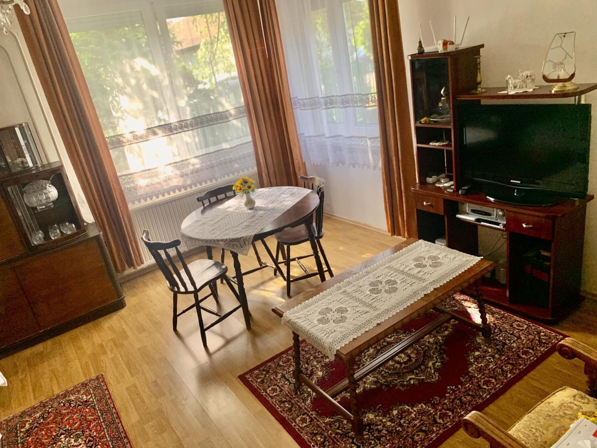 Grany'S Retro Guesthouse Near Budapest Airport Вечийш Екстер'єр фото