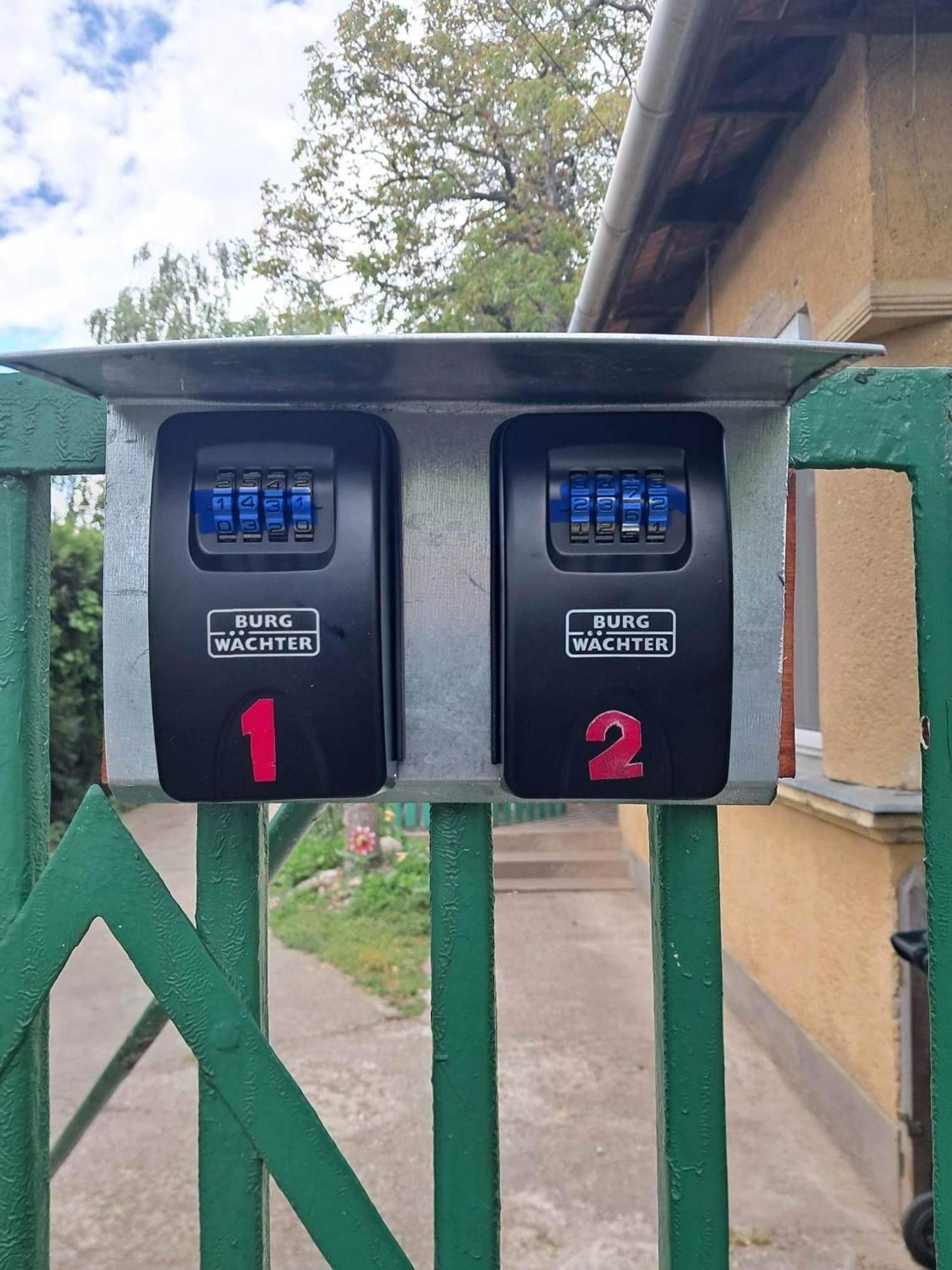 Grany'S Retro Guesthouse Near Budapest Airport Вечийш Екстер'єр фото