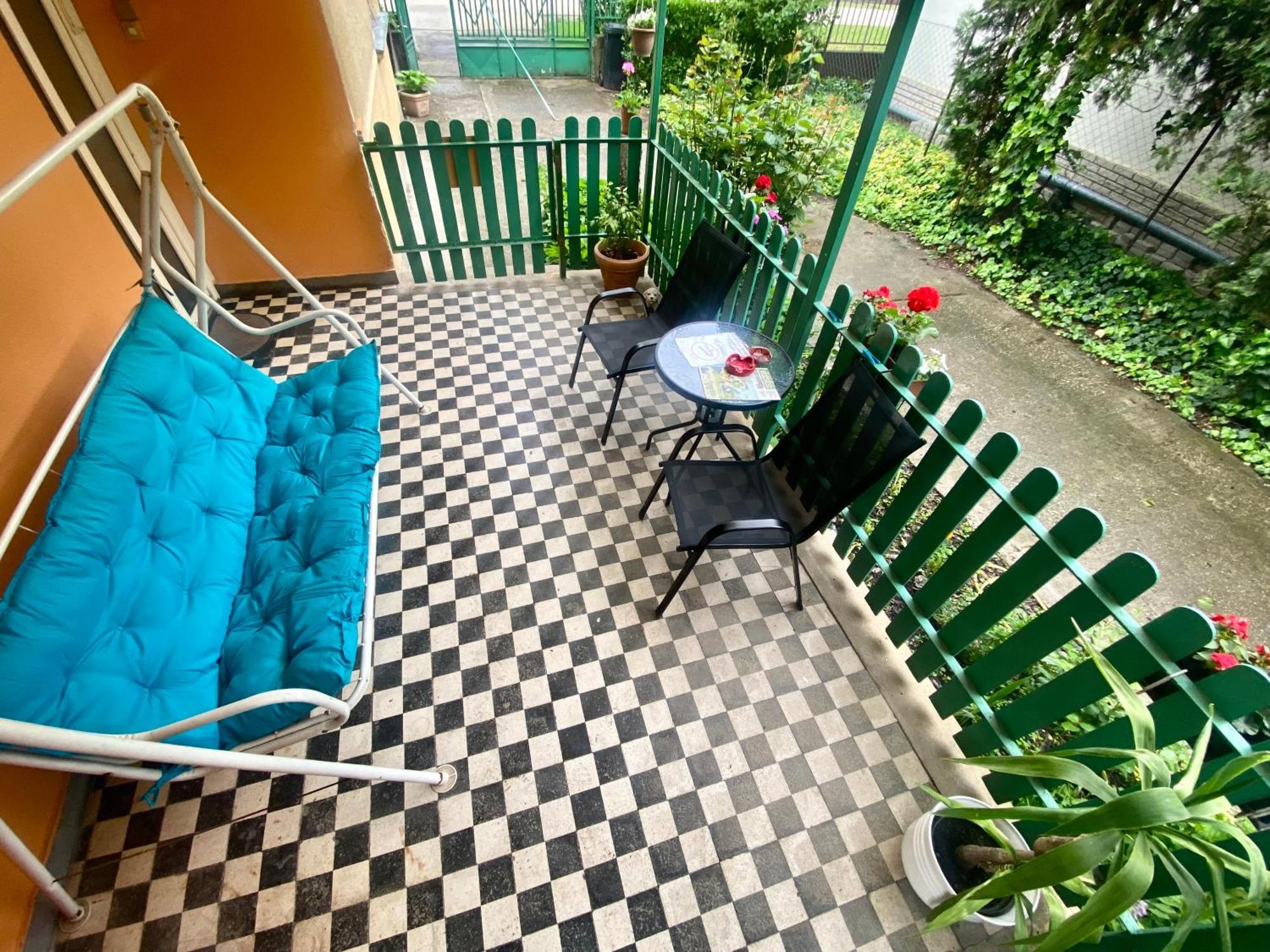 Grany'S Retro Guesthouse Near Budapest Airport Вечийш Екстер'єр фото